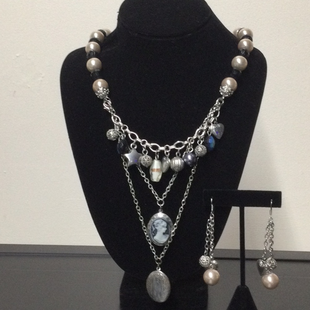 New Vintage Cameo Necklace with earrings set